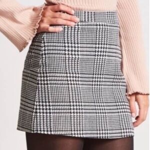 Divided by H&M Houndstooth Jacquard Weave Mini Skirt